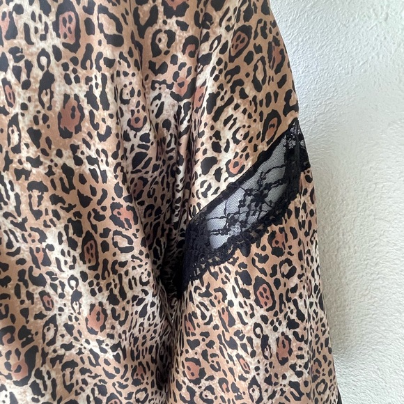 Victoria’s Secret leopard and lace kimono robe - Picture 9 of 11